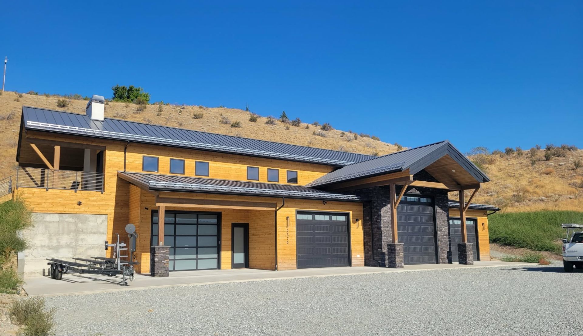 Custom metal shop and garage roof built in Chelan County by Empire Roofing Systems